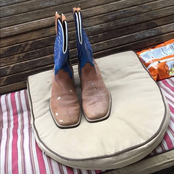 Men’s Ariat boots - Picture 3 of 4